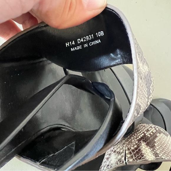 Cole Haan Women's Helena Snake Embossed Leather Wedge Heel Sandal size 10 B - Picture 5 of 7